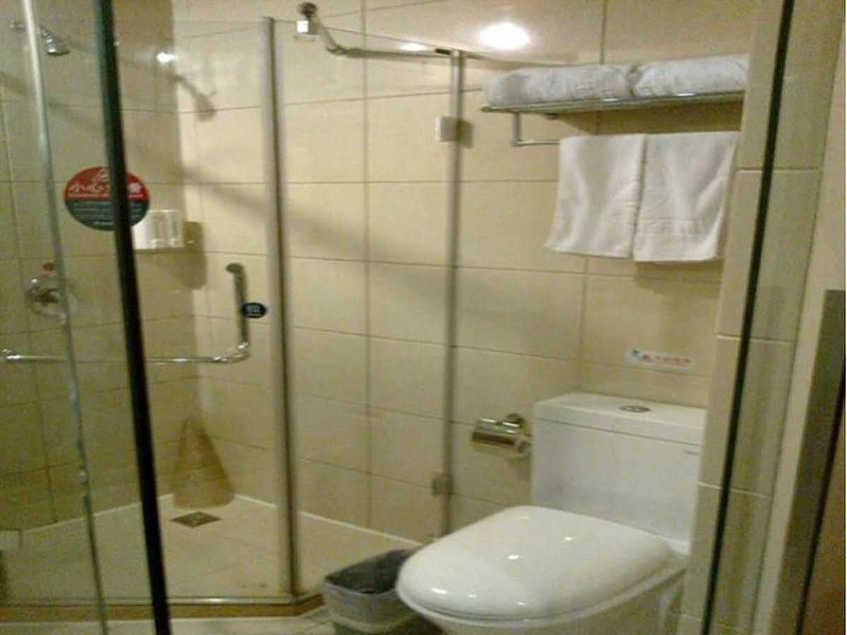 Greentree Inn Jiangsu Wuxi Hubin Business Street Business Hotel מראה חיצוני תמונה