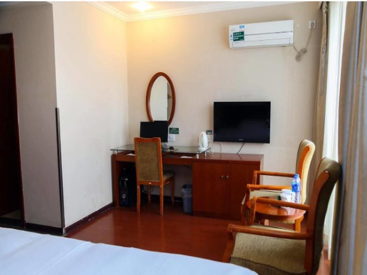 Greentree Inn Jiangsu Wuxi Hubin Business Street Business Hotel מראה חיצוני תמונה