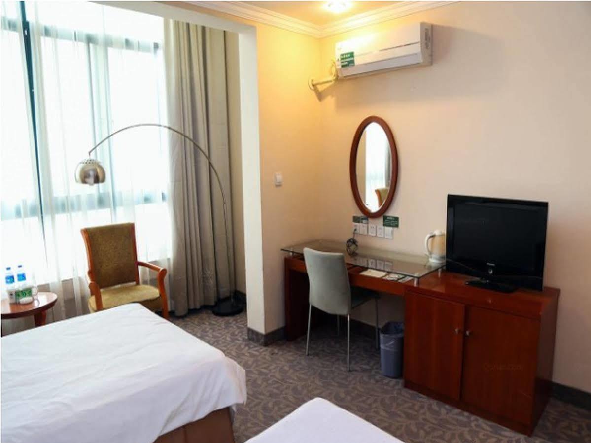Greentree Inn Jiangsu Wuxi Hubin Business Street Business Hotel מראה חיצוני תמונה