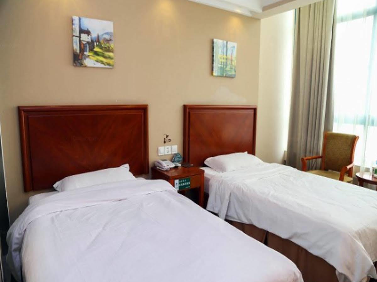 Greentree Inn Jiangsu Wuxi Hubin Business Street Business Hotel מראה חיצוני תמונה
